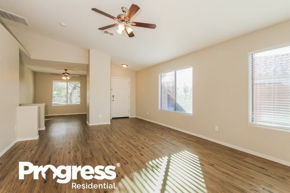 14708 W Hearn Rd - Photo 3 of 16