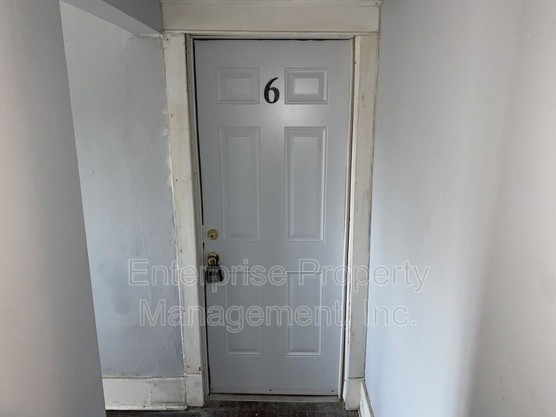 1111 N Parkway #6 - Photo 2 of 16