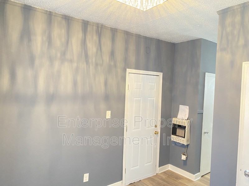1111 N Parkway #6 - Photo 5 of 16
