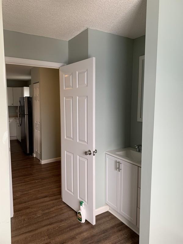 312 W 5th St #B - Photo 5 of 13