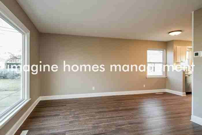 427 Fairway Blvd - Photo 3 of 14