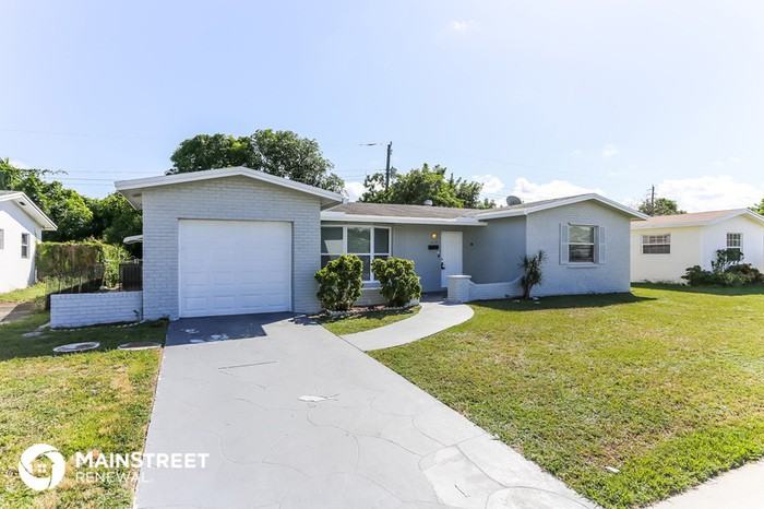 4220 Nw 23rd St - Photo 3 of 16