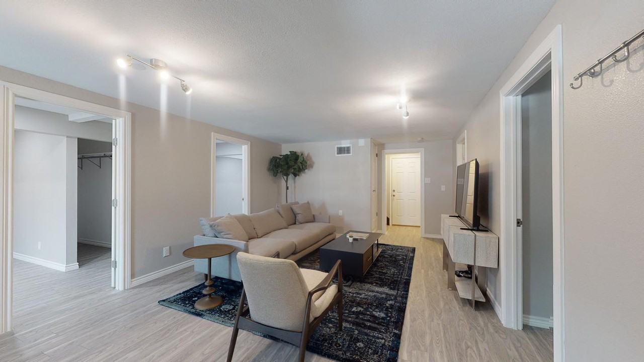 304 Victor Street - Photo 4 of 25