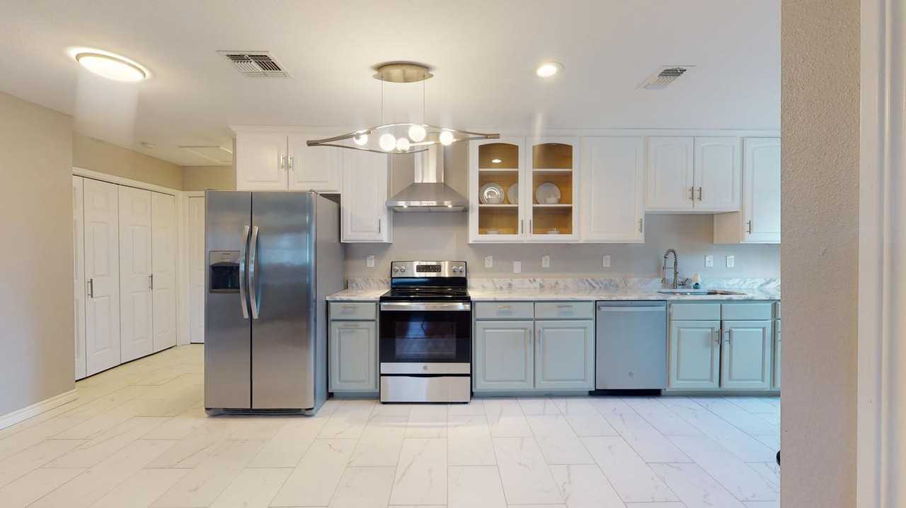 304 Victor Street - Photo 7 of 25