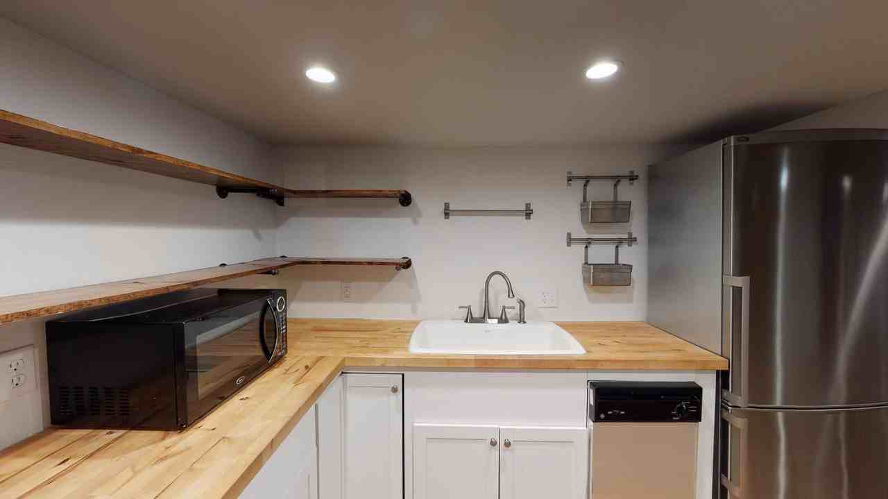 1659 Quebec St - Photo 2 of 18