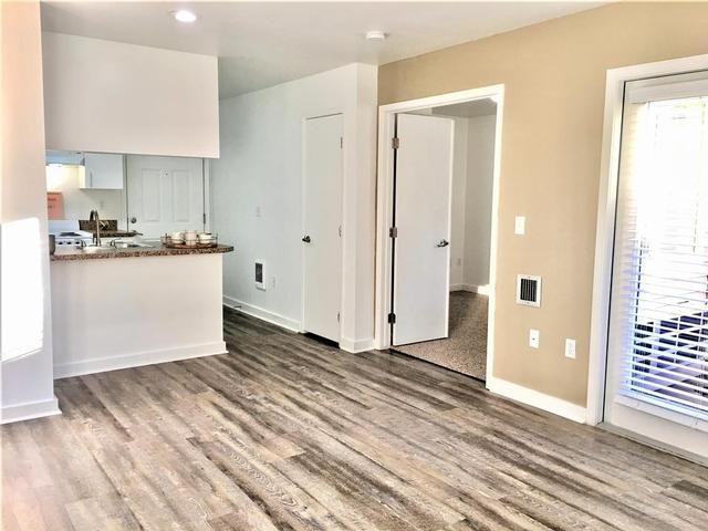 1099 S Dale St - Photo 7 of 22