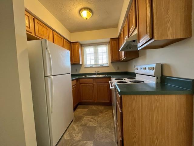 620 15th St Apt 17 - Photo 2 of 14