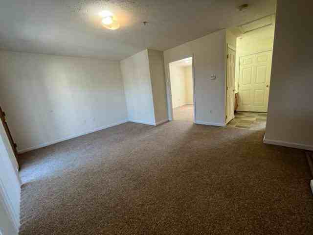 620 15th St Apt 17 - Photo 4 of 14