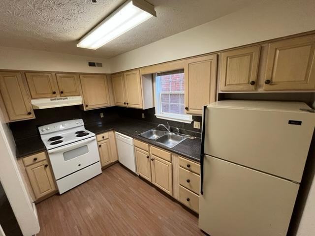 1325 6th Ave Apt 10 - Photo 2 of 11