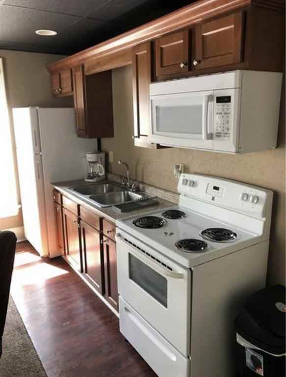 350 Jefferson Street - Photo 3 of 4