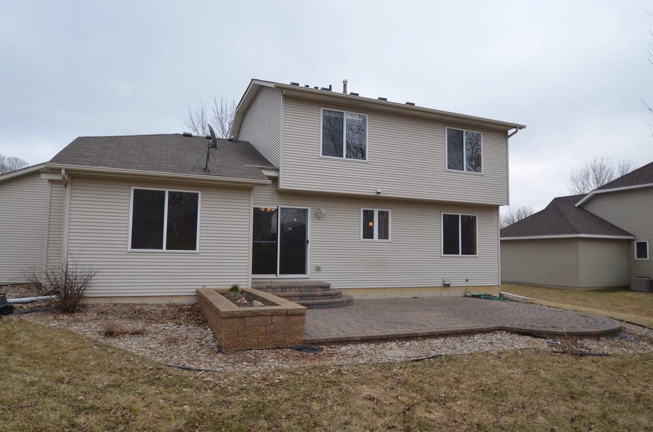 16599 Horizon Ave - Photo 2 of 8