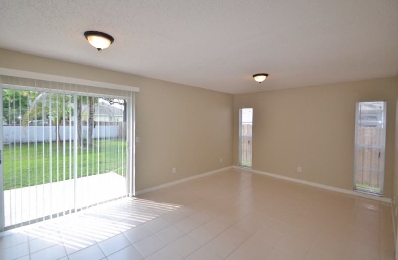 9707 Fox Hollow Rd - Photo 2 of 14