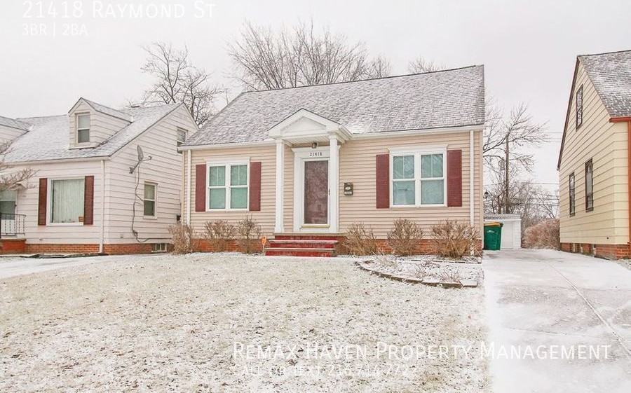 21418 Raymond St - Photo 3 of 32