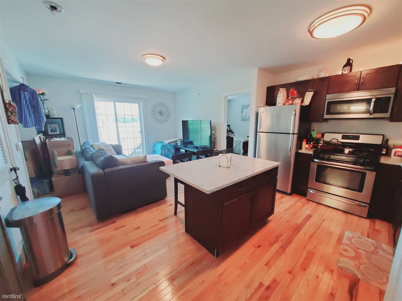 965 Hope St - Photo 2 of 9