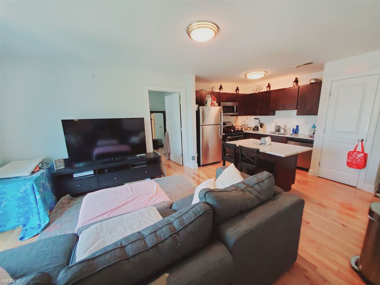 965 Hope St - Photo 3 of 9