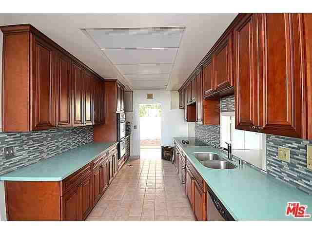 545 Arkell Dr, Beverly Hills, CA 90210 5 Bedroom Apartment for 8,500
