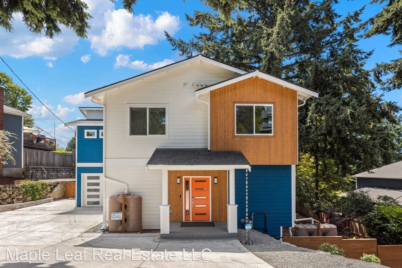 2561 Ne 85th St - Photo 2 of 42