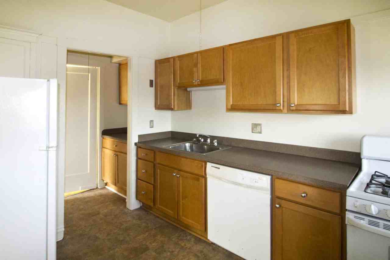 5427 S. Greenwood - Photo 3 of 11