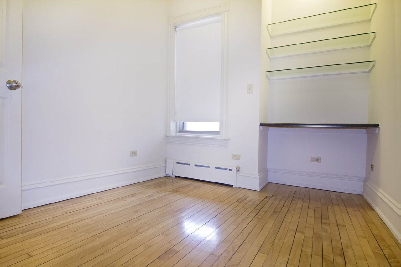 5533 S. Blackstone - Photo 7 of 10