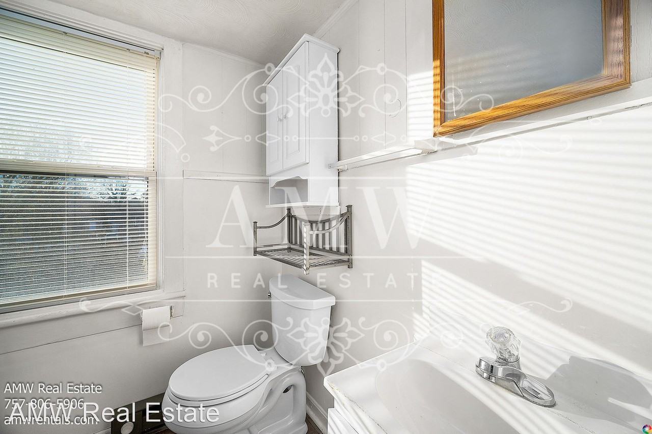 1270 Old Buckroe Rd - Photo 3 of 29