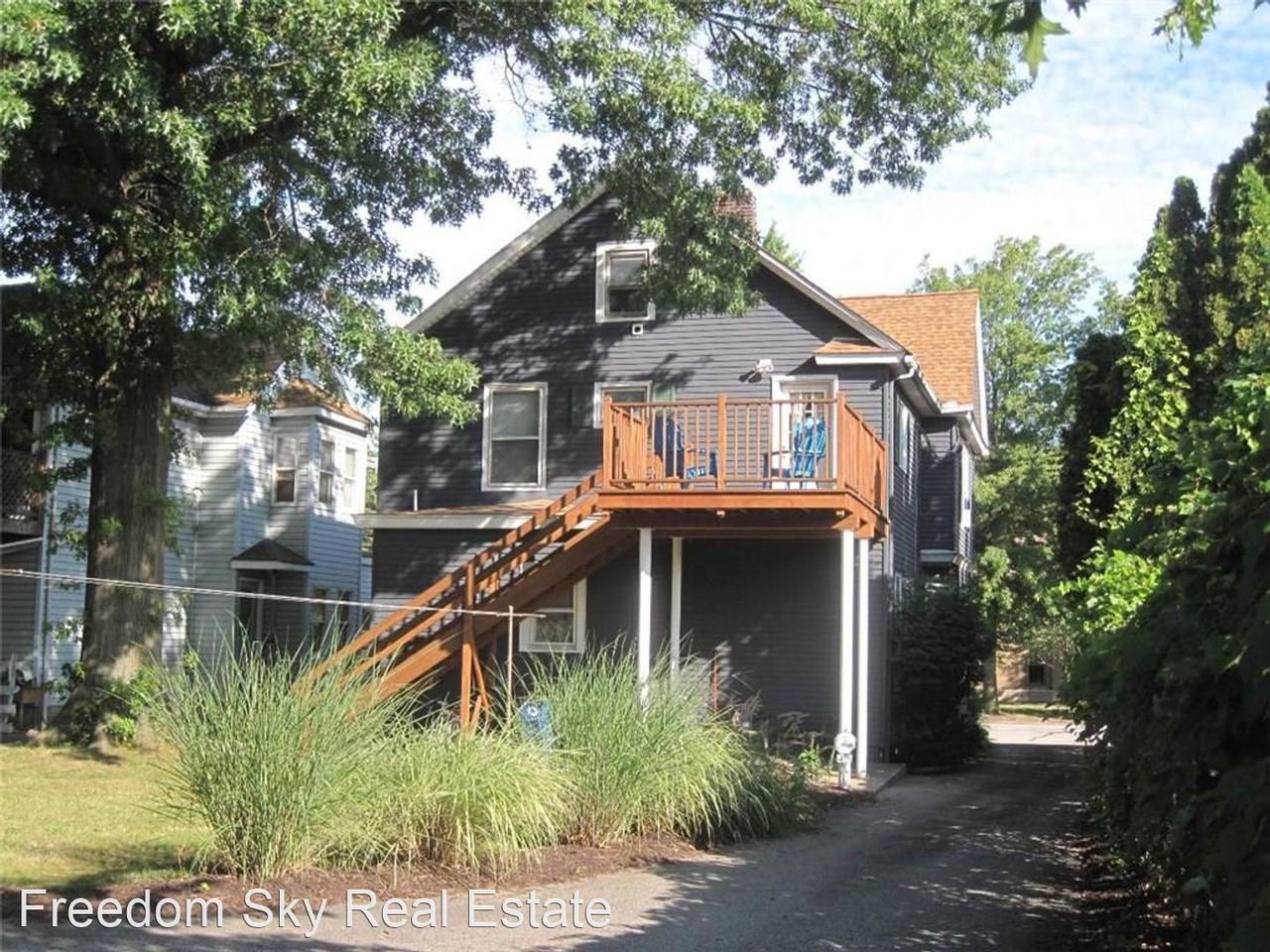 815 WEST 10TH STREET - Photo 3 of 24