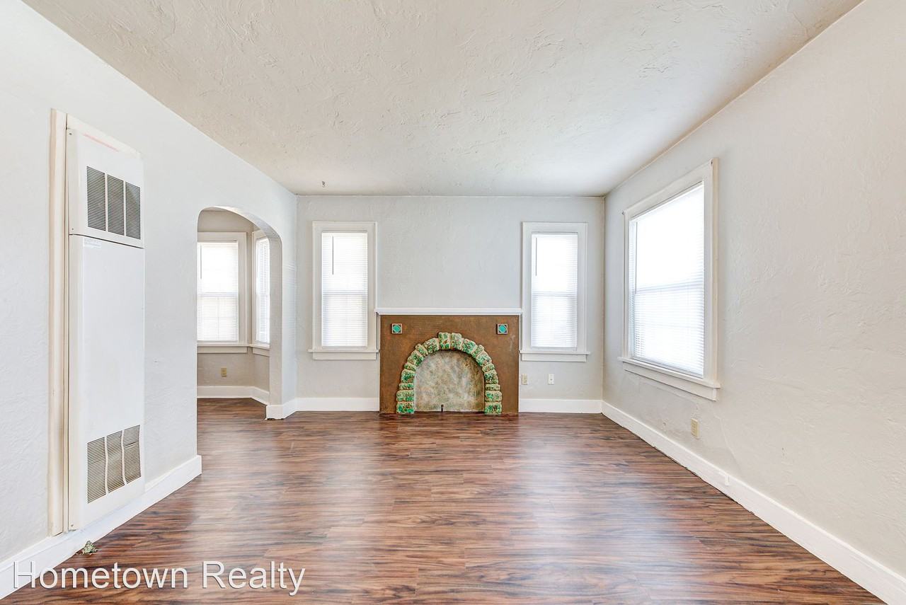 1524 Sw Binkley St - Photo 3 of 24