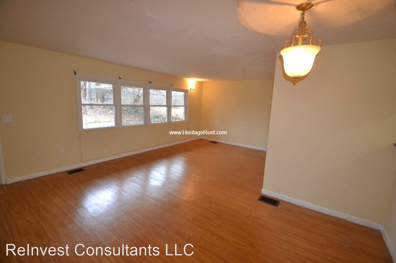 8734 Desoto Dr - Photo 3 of 9