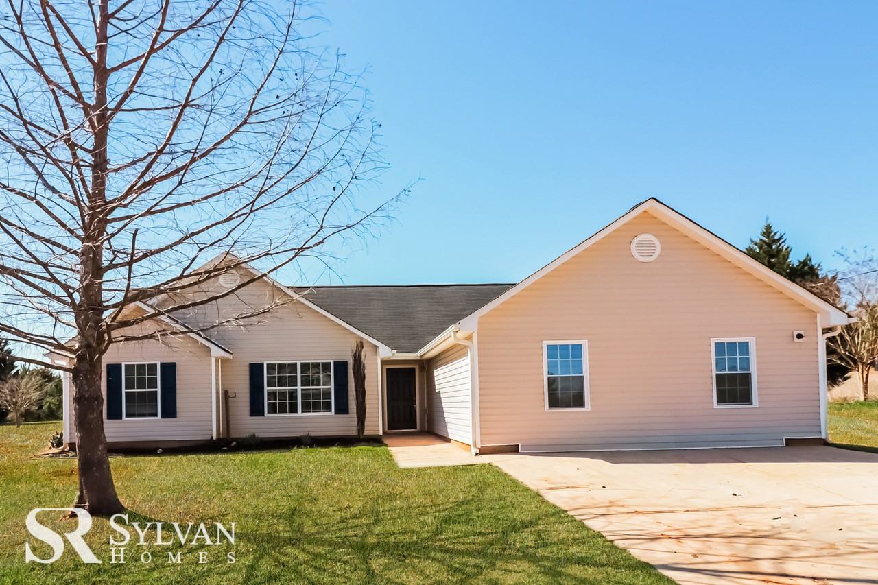 113 Potomac Dr - Photo 2 of 15
