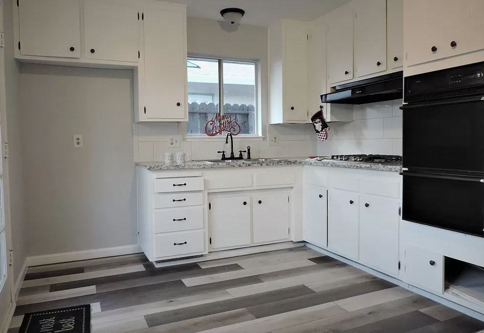 10666 Van Stralen Way - Photo 3 of 10