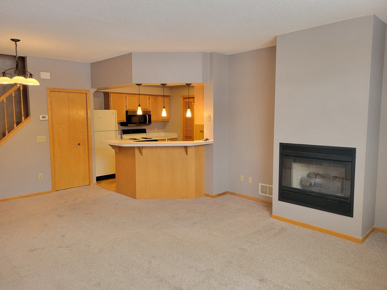 10924 Oregon Ave S - Photo 4 of 8