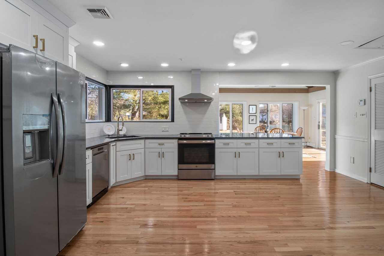 2 Bailey Dr - Photo 3 of 9