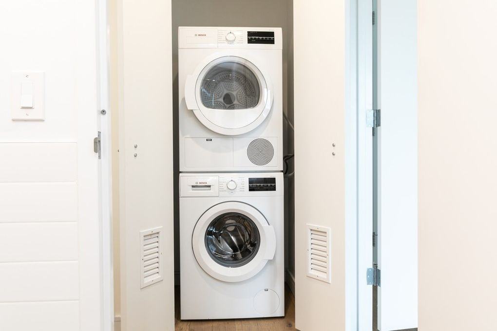 47-49 Center Boulevard #3203 - Photo 7 of 17