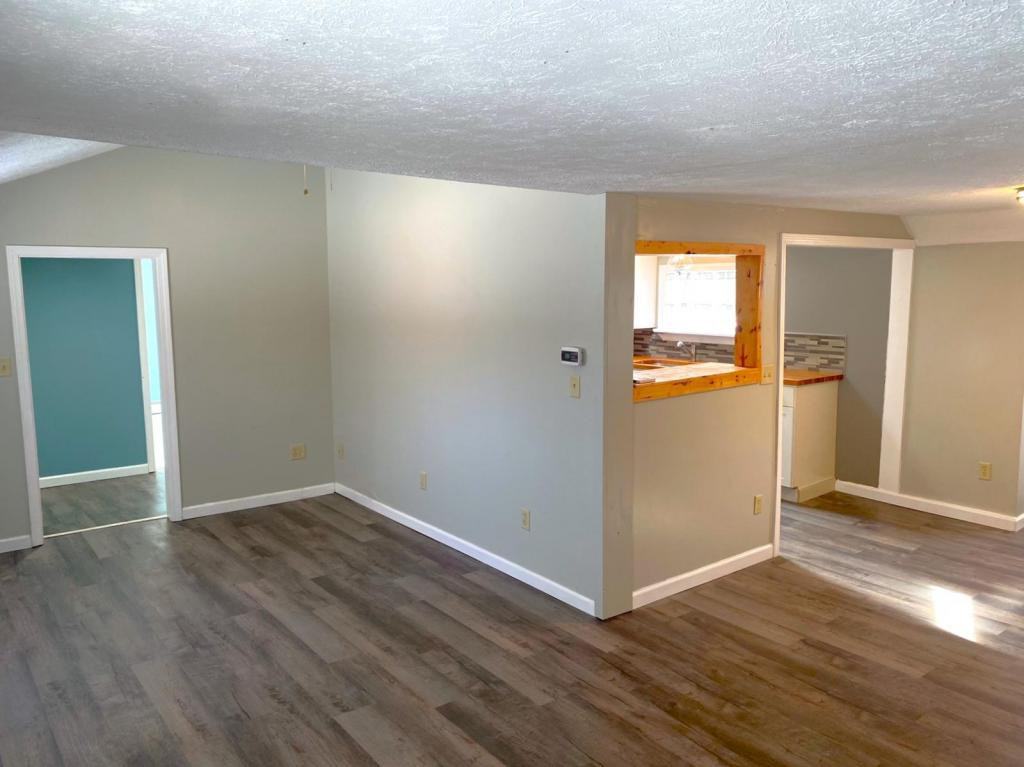 1136 Pownal Rd - Photo 7 of 17