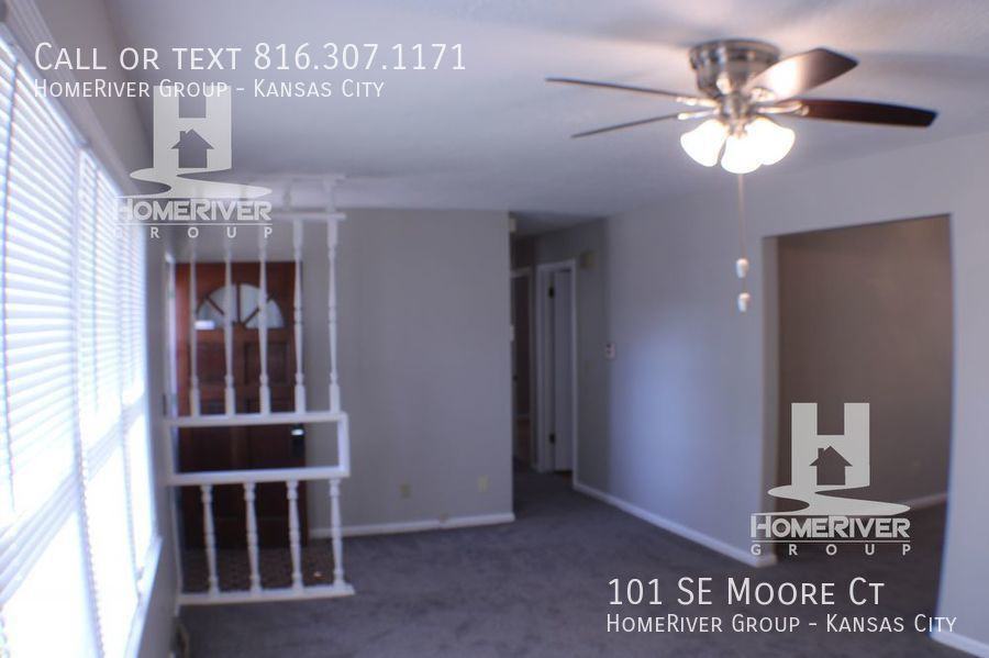 101 Se Moore Ct - Photo 2 of 13