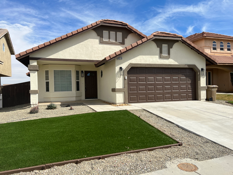 9219 Canyon View Ave - Photo 2 of 34