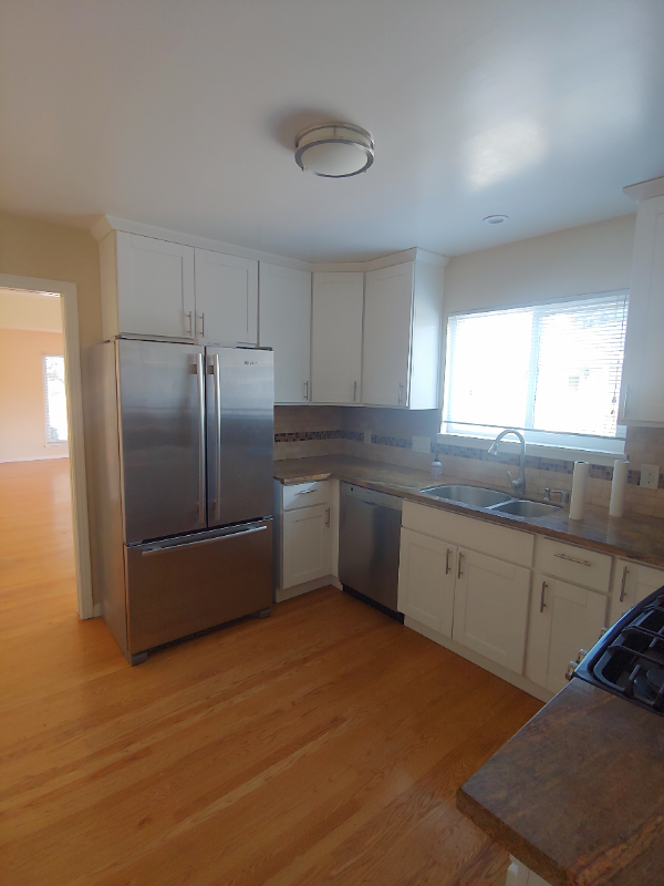 1002 Hudson St - Photo 3 of 7