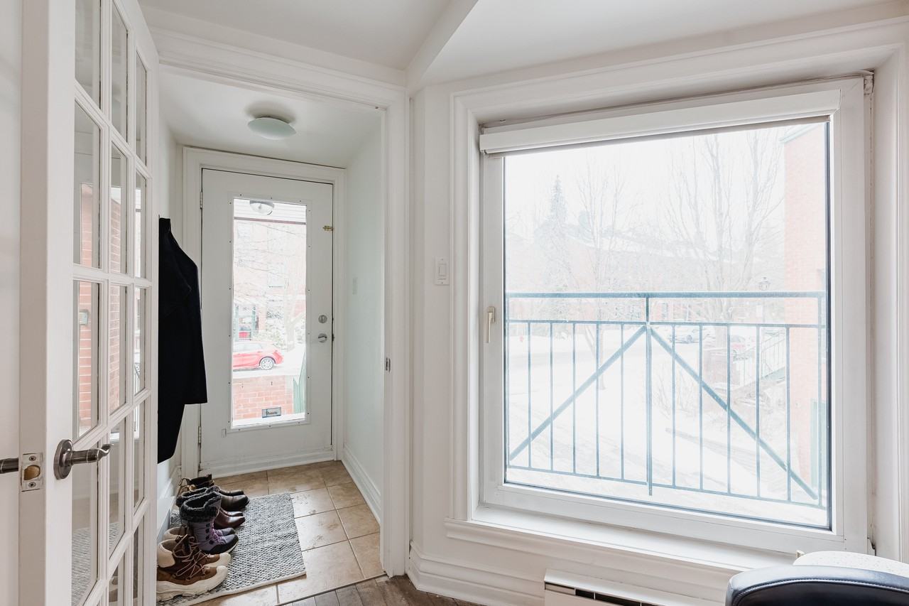 2 Bedroom Condo In Nuns Island/Condominium 2 Chambres À L’Île - Photo 2 of 28