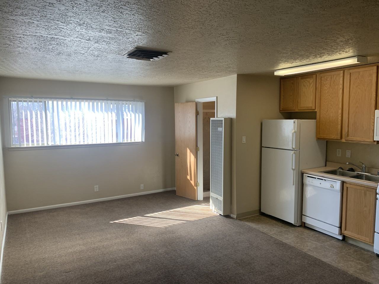 1410 Girard Blvd Ne - Photo 5 of 17