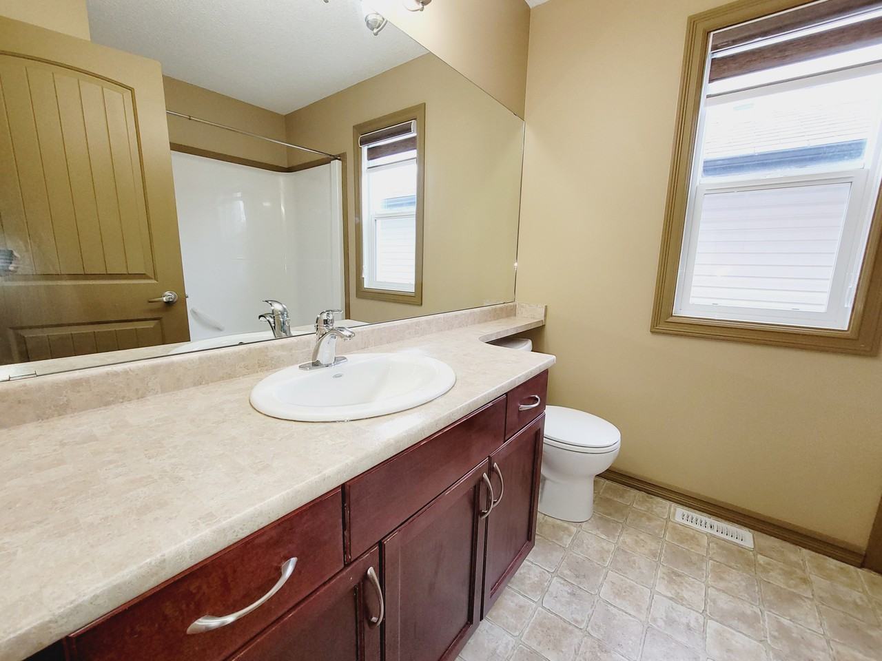 2823 21 Ave Nw - Photo 3 of 20