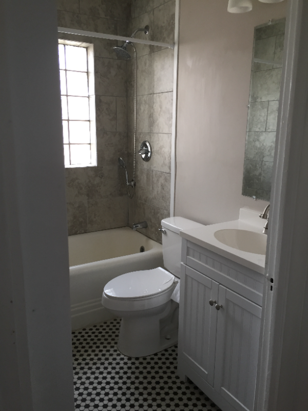 706 E Marion St #1 - Photo 5 of 14