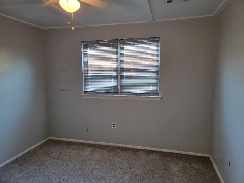 647 Walden Ct - Photo 3 of 11