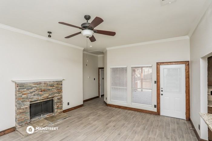 326 Elm Dr - Photo 3 of 16