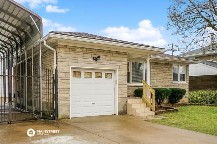 4002 Wooded Way - Photo 3 of 16