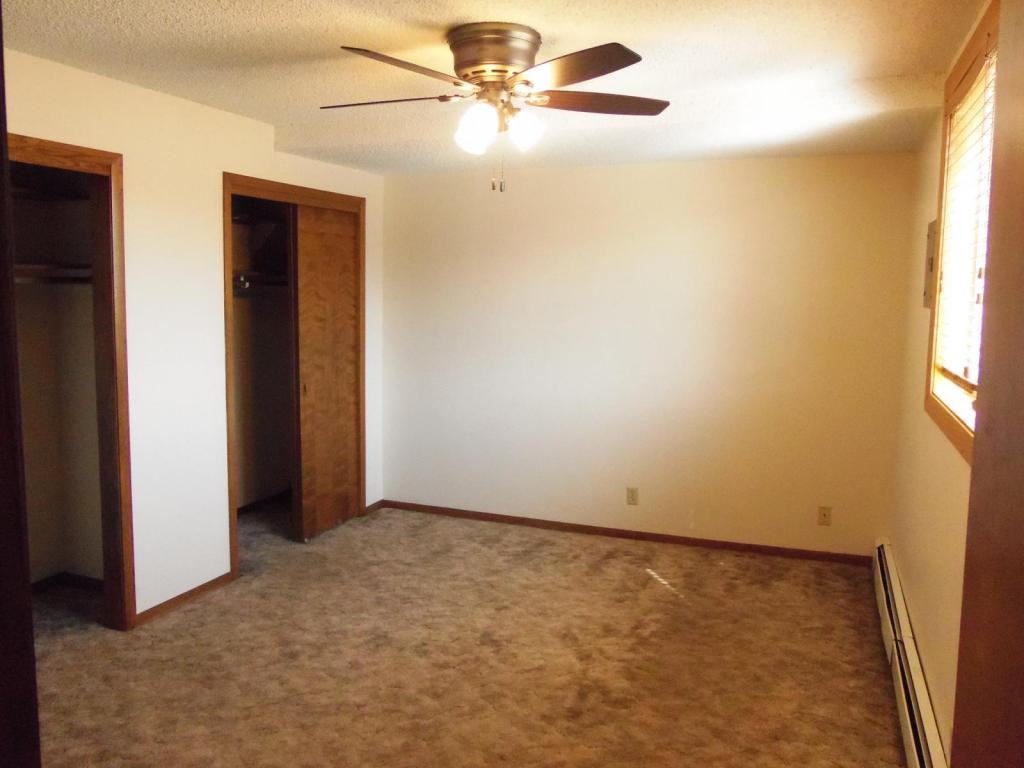 701 S 11th St - Photo 4 of 5