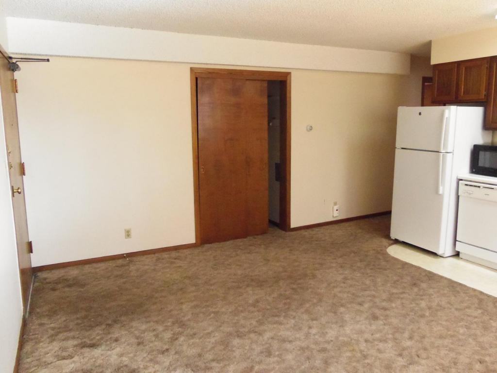 701 S 11th St - Photo 3 of 5