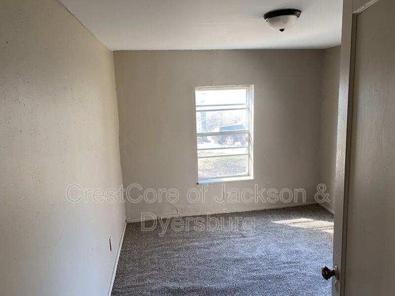 1814 Ayers St - Photo 2 of 5