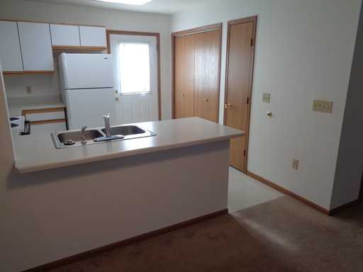 608 E 17th St - Photo 3 of 9