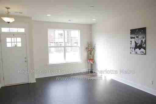 2520 Tranquil Oak Pl - Photo 2 of 13