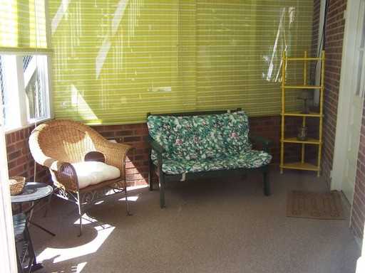 2640 Belwick Dr - Photo 2 of 9