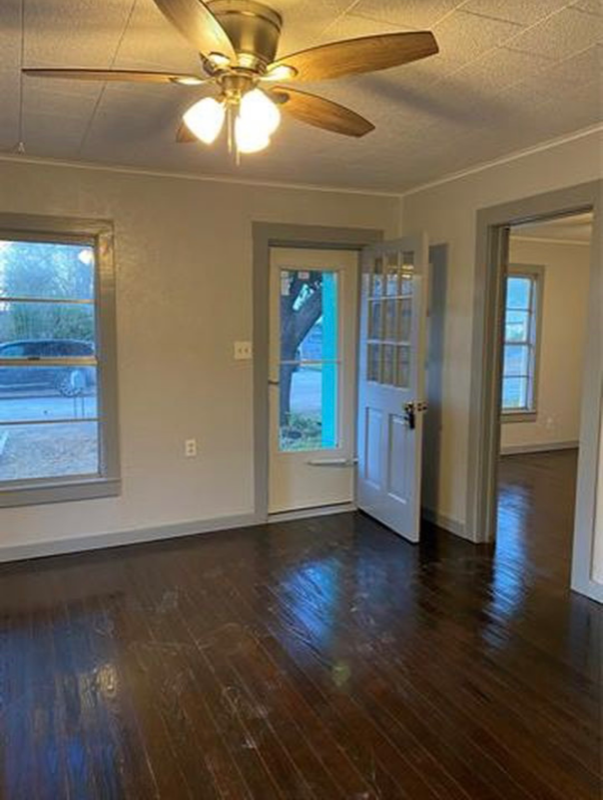 816 Alpha Pl - Photo 2 of 7